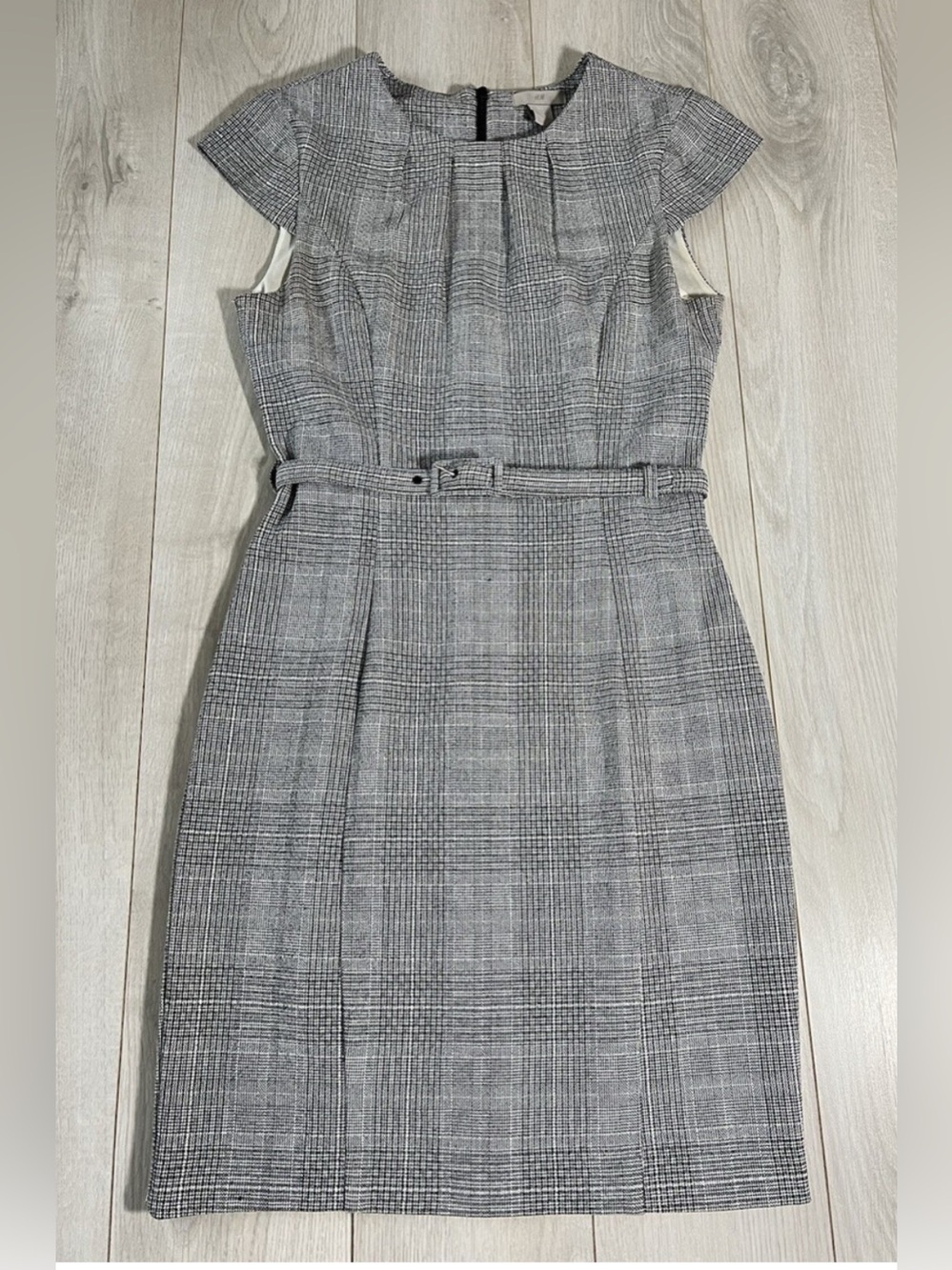 H&M - Grey Plaid Cap-Sleeve Sheath Dress with Belt